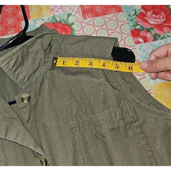 Outback Trading Company Olive Sleeveless Button-Up Shirt - Picture 11 of 12